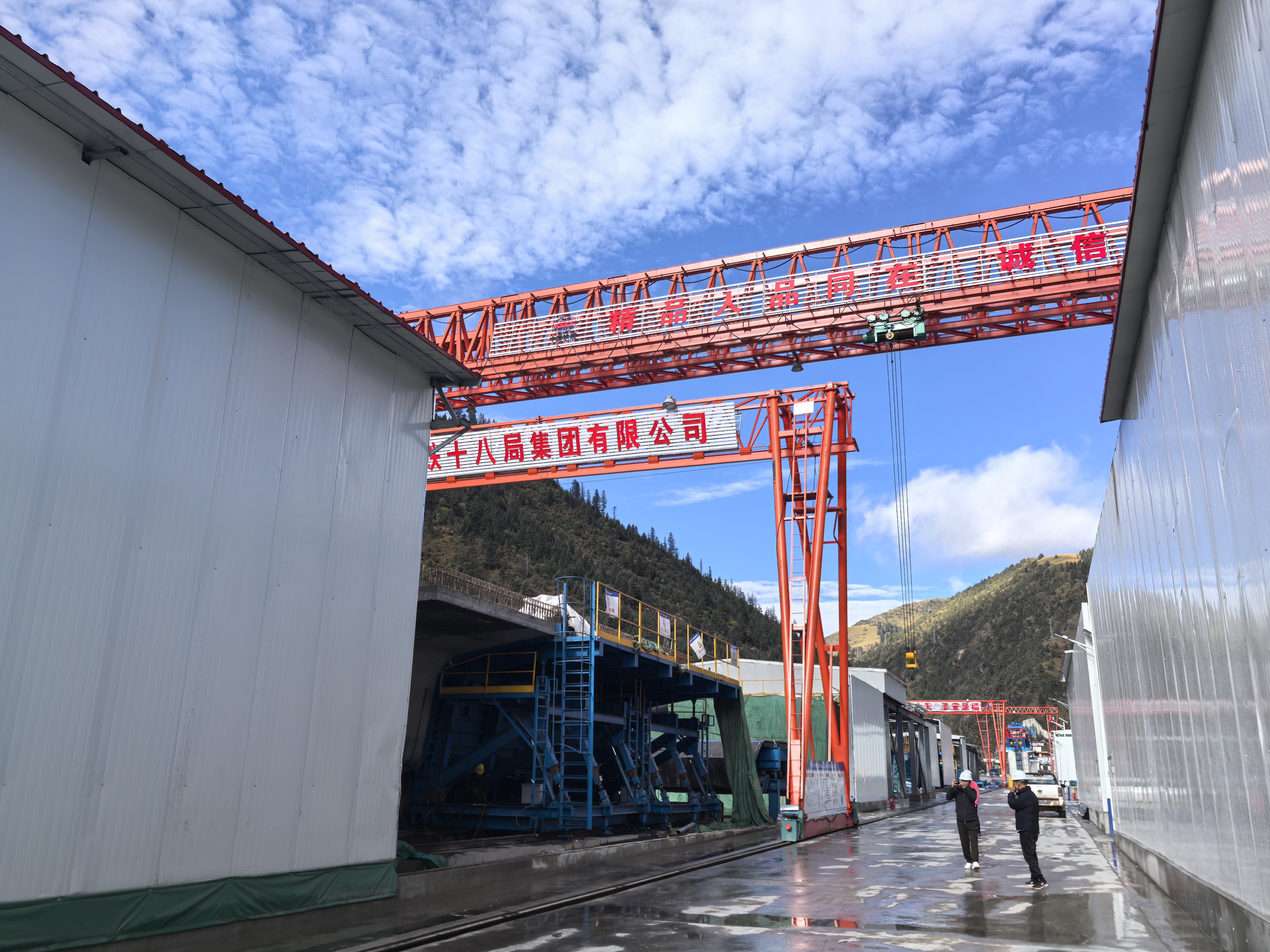 鹤岗龙门吊厂家 龙门吊维修吊（检修葫芦）解析：安全设计、类型与应用场景