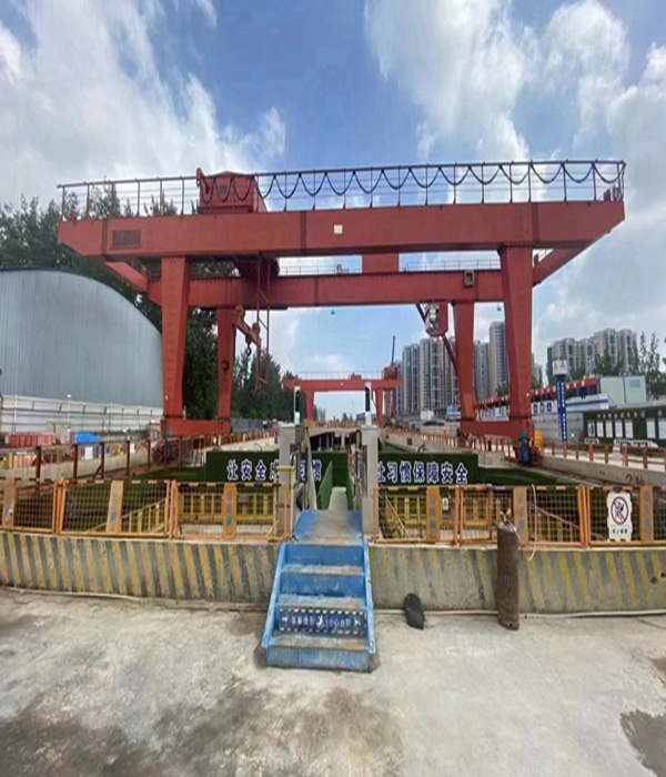 广西崇左龙门吊厂家 轨道式龙门吊吊具类型与接口设计要点解析