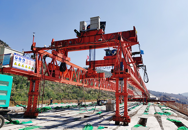 陕西咸阳架桥机厂家 钢索悬梁稳千钧 精落毫厘筑通途——起重天车：提梁与落梁的核心担当