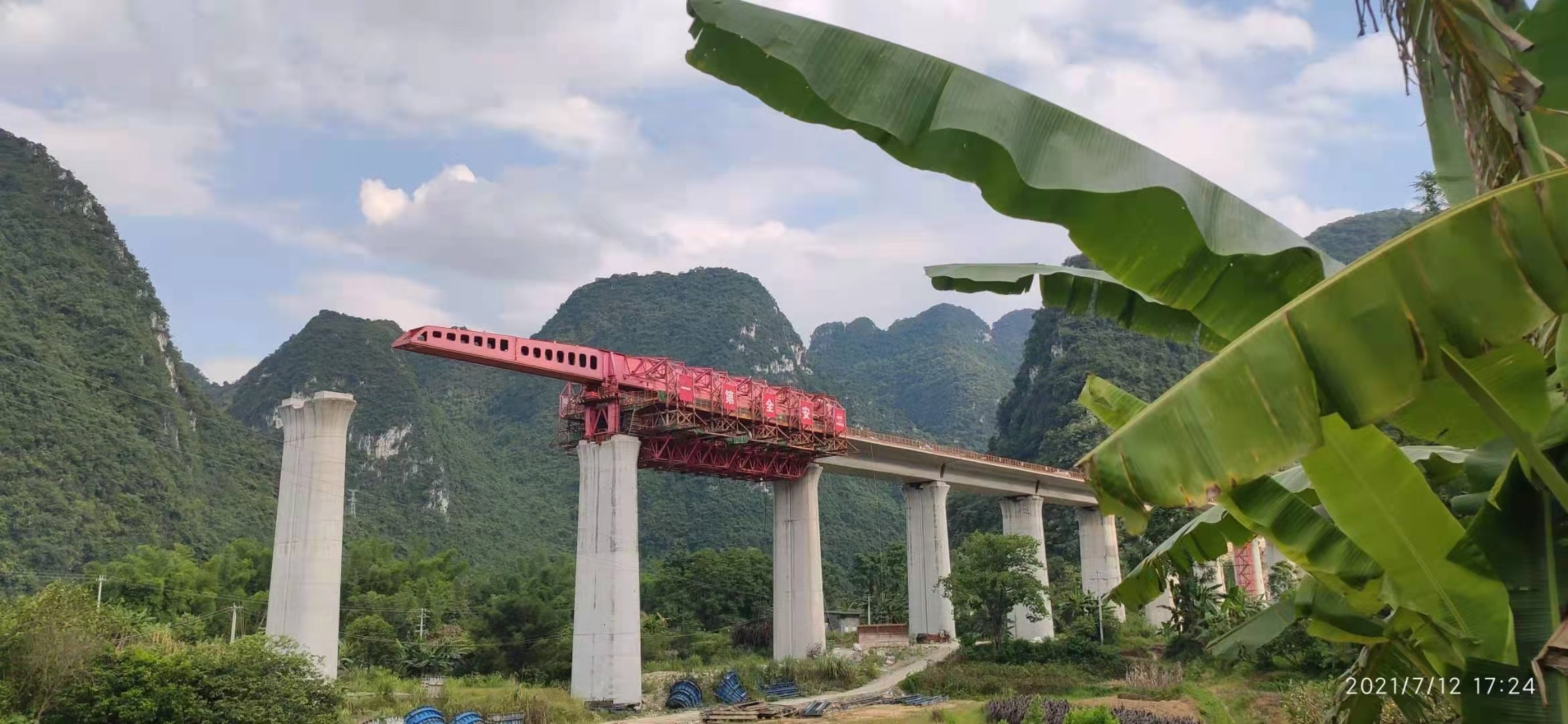 广东广州移动模架厂家 筋骨连接器：锥形螺母螺杆的咬合巧设