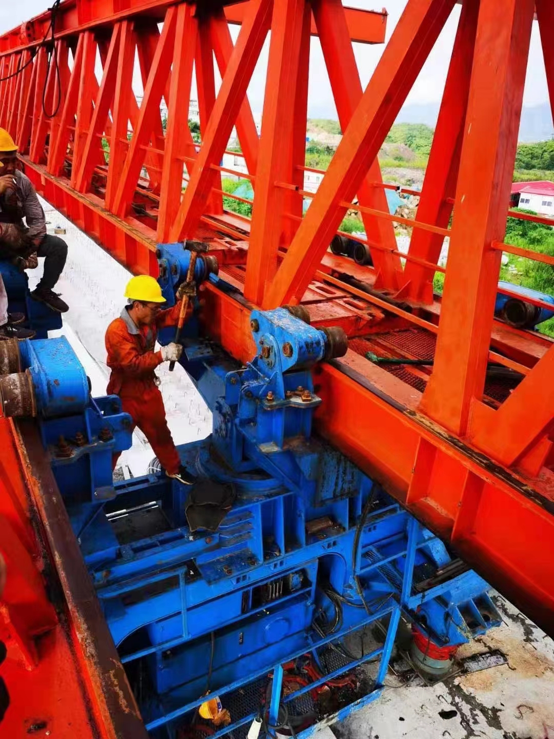 黑龙江佳木斯移动模架厂家 上行式移动模架轴线偏差精准控制